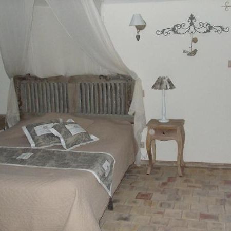 Mas Bella Cortis Bed & Breakfast La Garde Adhemar Exterior photo