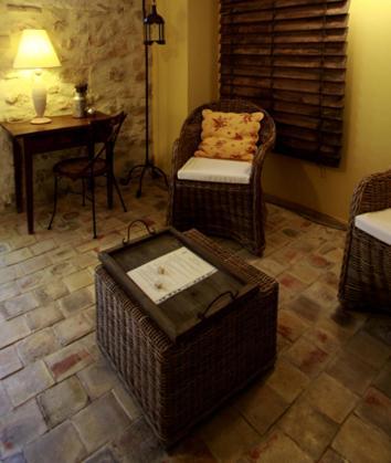 Mas Bella Cortis Bed & Breakfast La Garde Adhemar Exterior photo